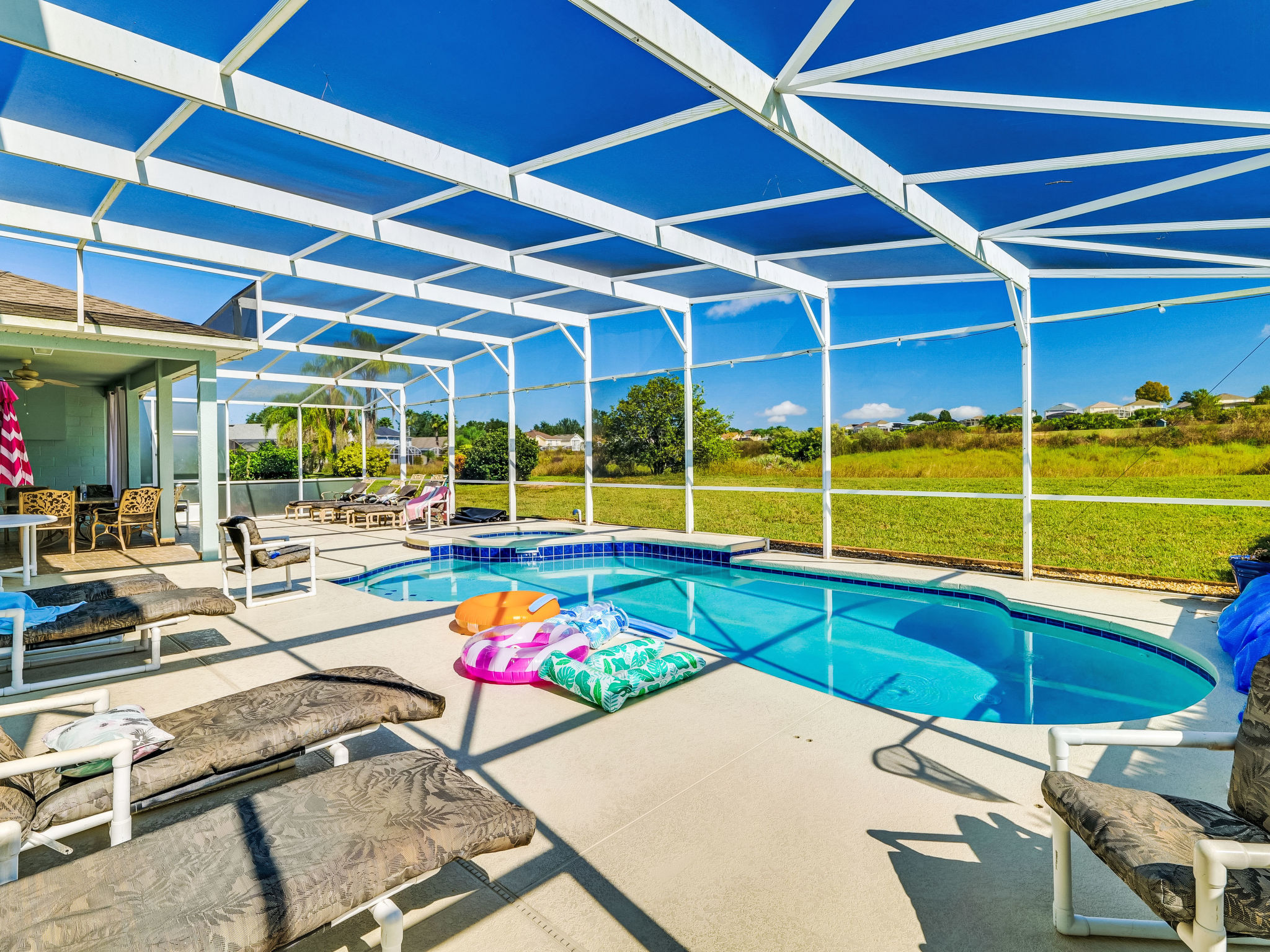 Photo of Villa mit privatem Pool und Spa mit Blick auf den Golfplatz
