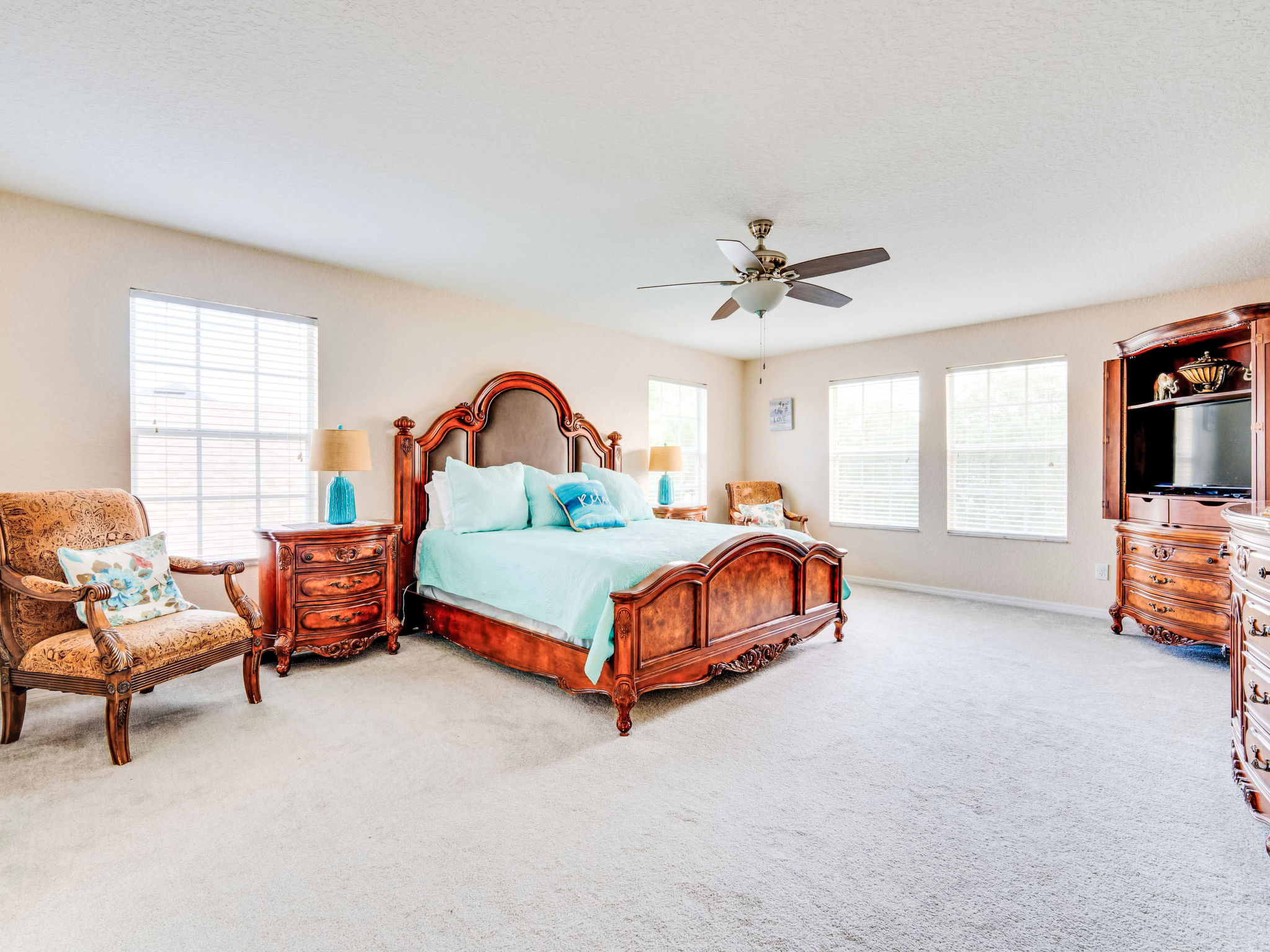 Photo of Villa mit privatem Pool und Spa mit Blick auf den Golfplatz