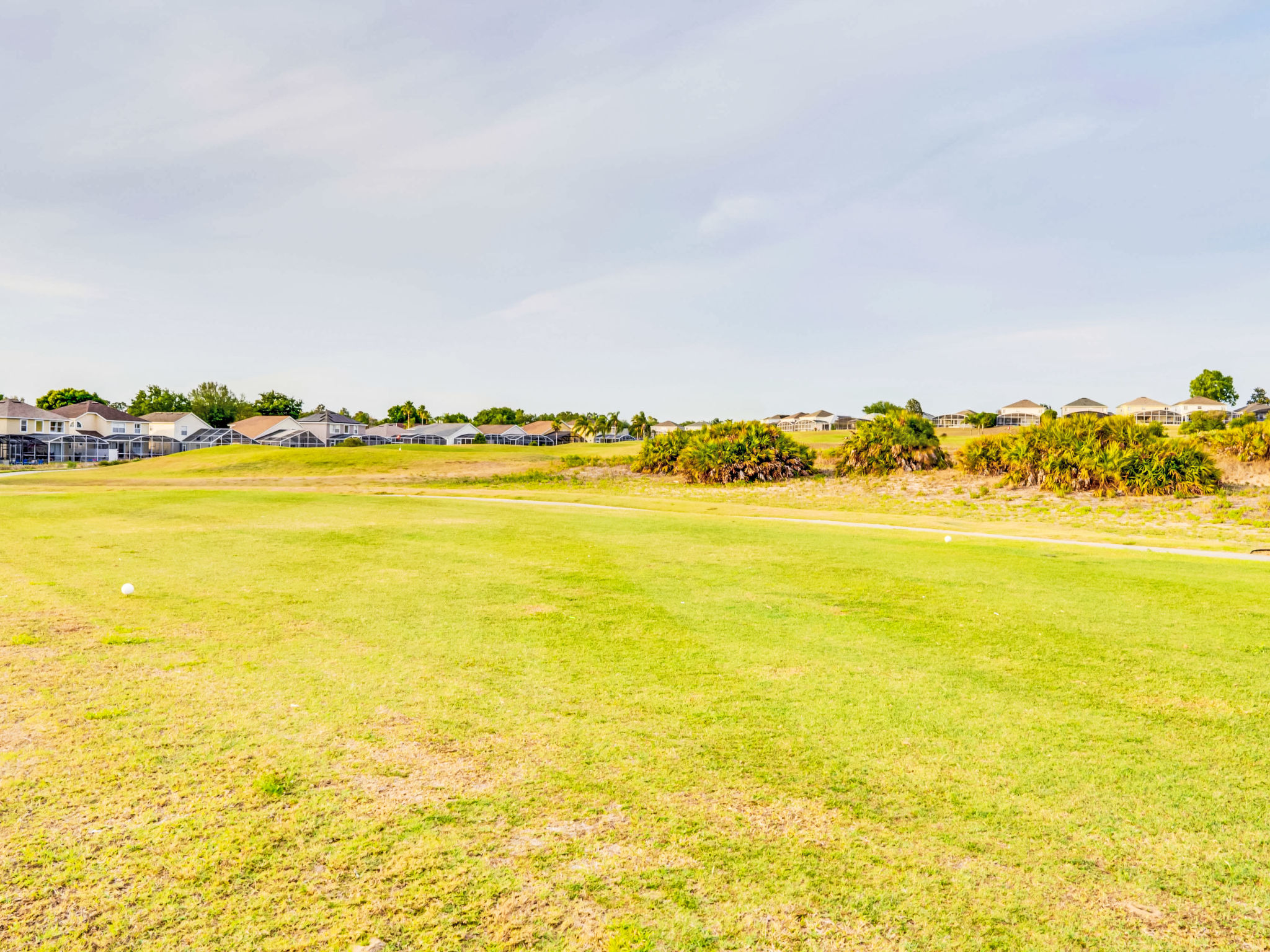 Photo of Villa mit privatem Pool und Spa mit Blick auf den Golfplatz