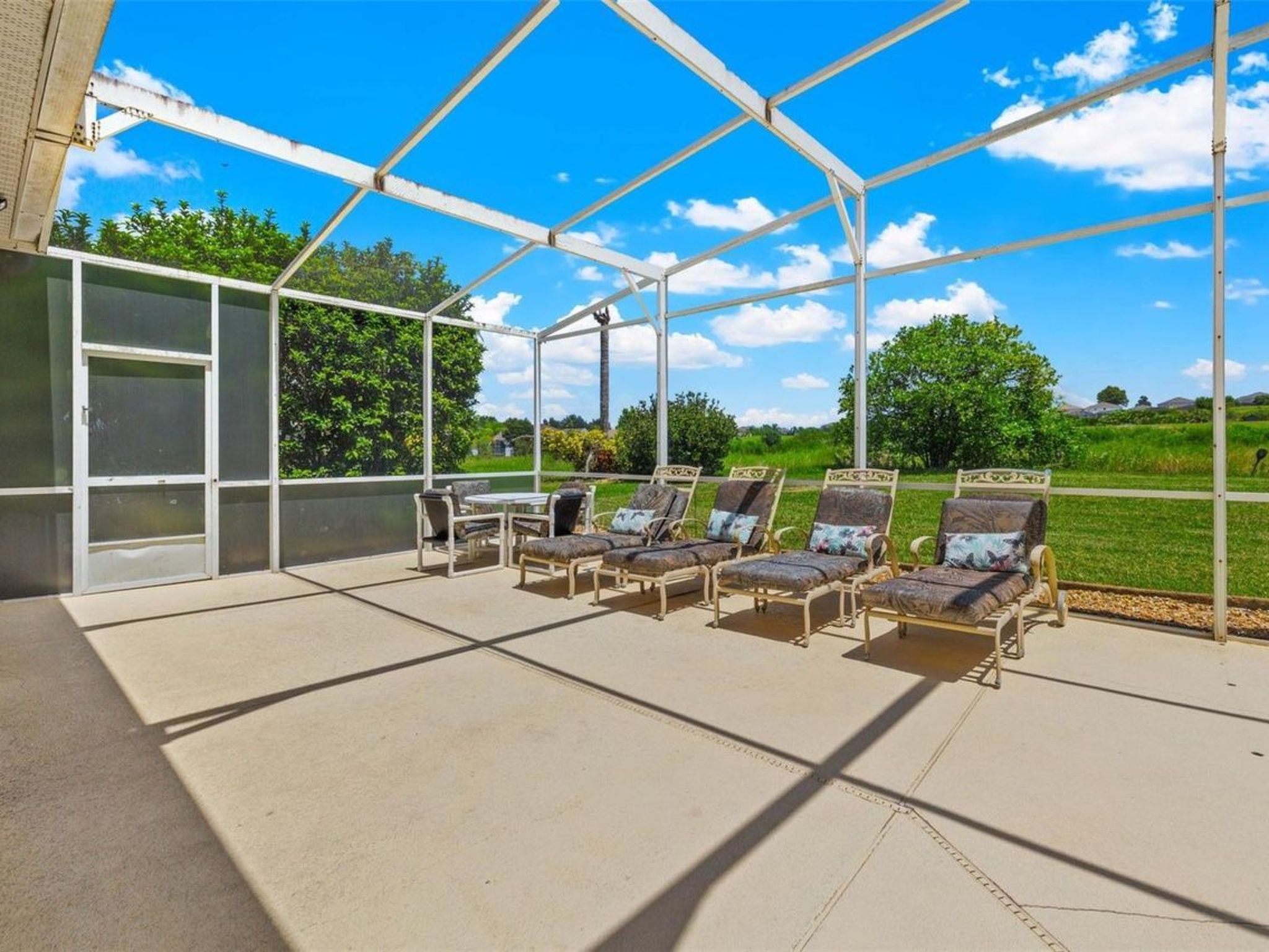 Photo of Villa mit privatem Pool und Spa mit Blick auf den Golfplatz