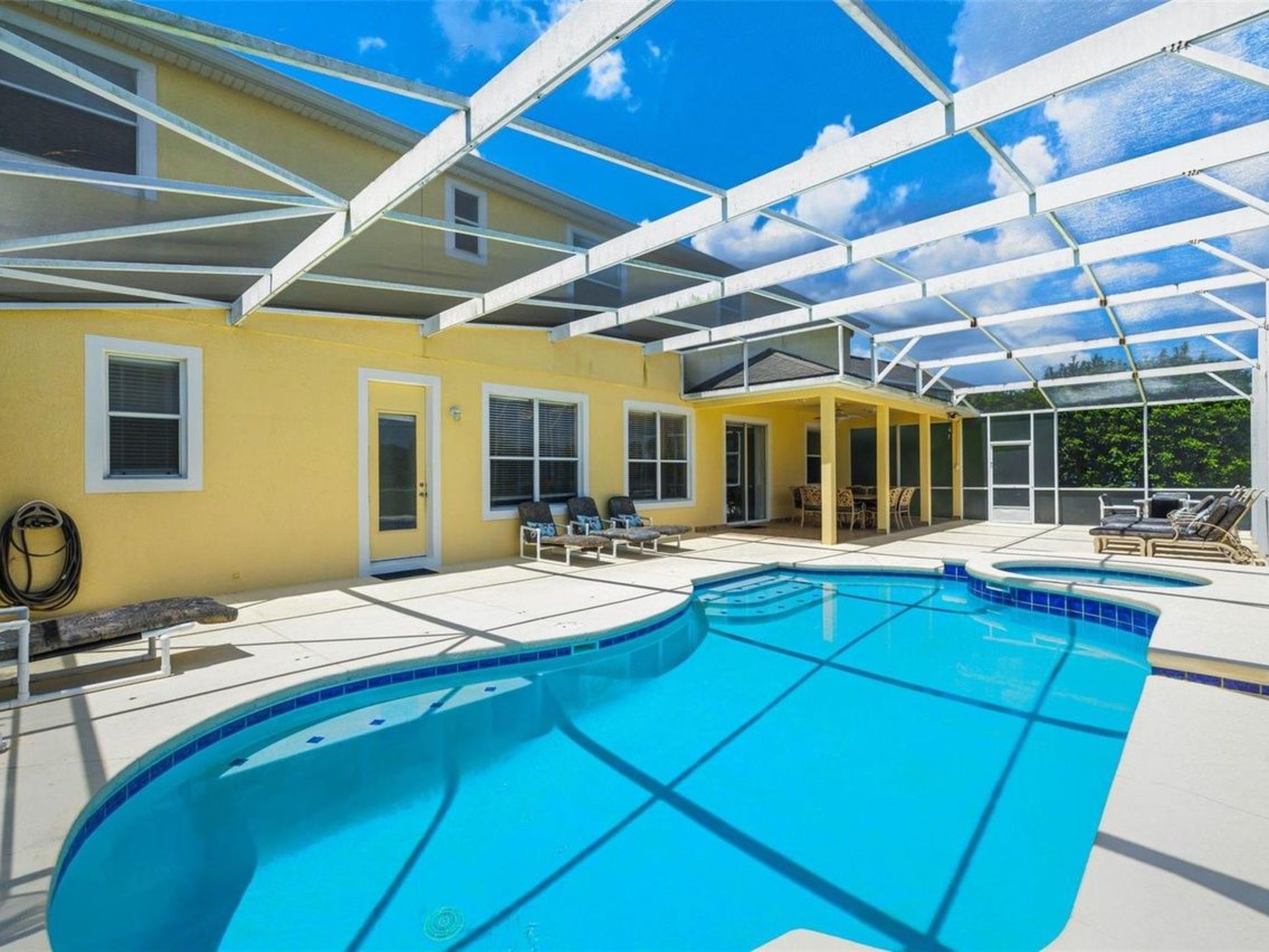 Photo of Villa mit privatem Pool und Spa mit Blick auf den Golfplatz