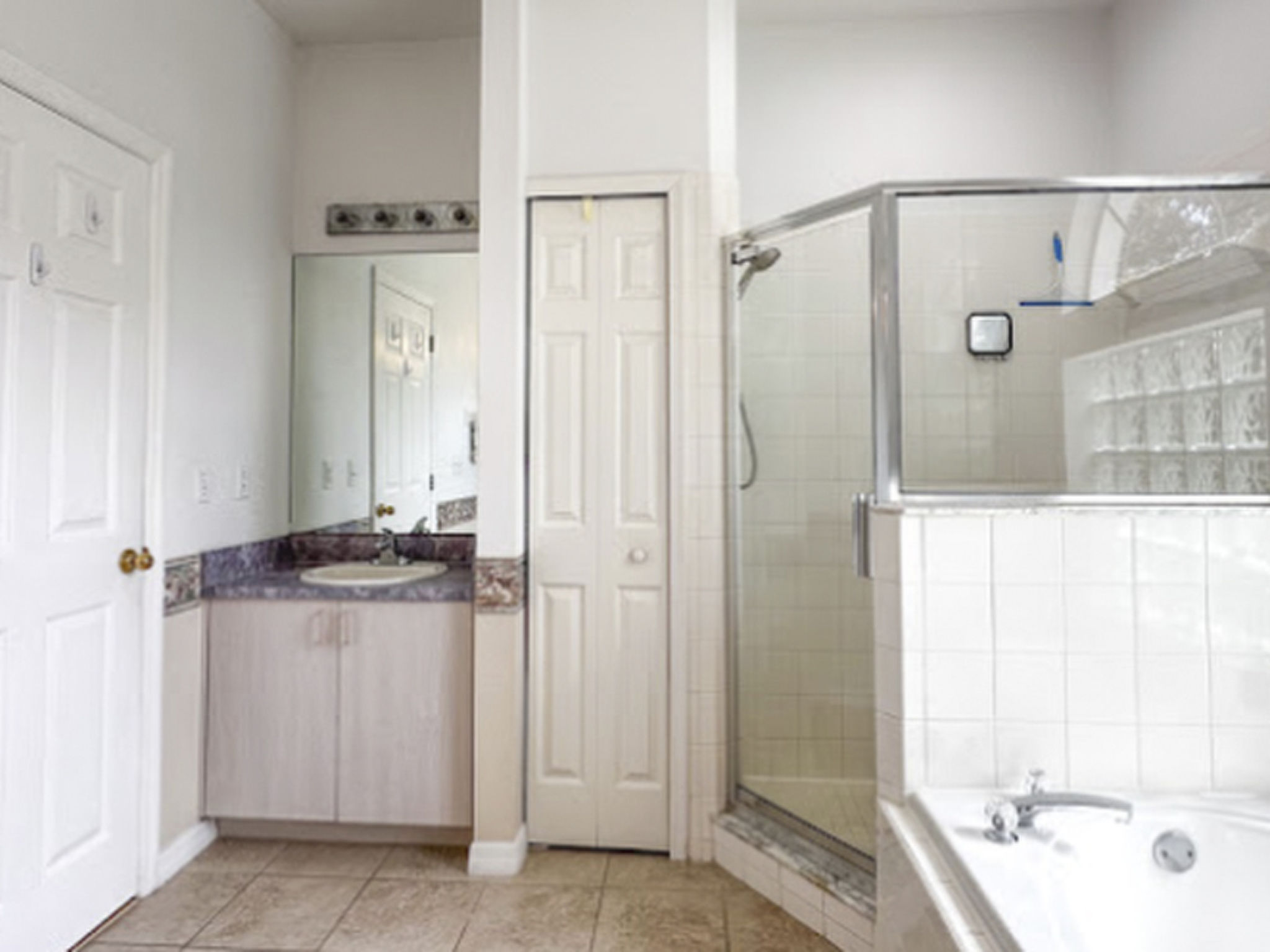 Photo of Ruhige Disney Area Villa mit ganztägiger Sonne und Pool