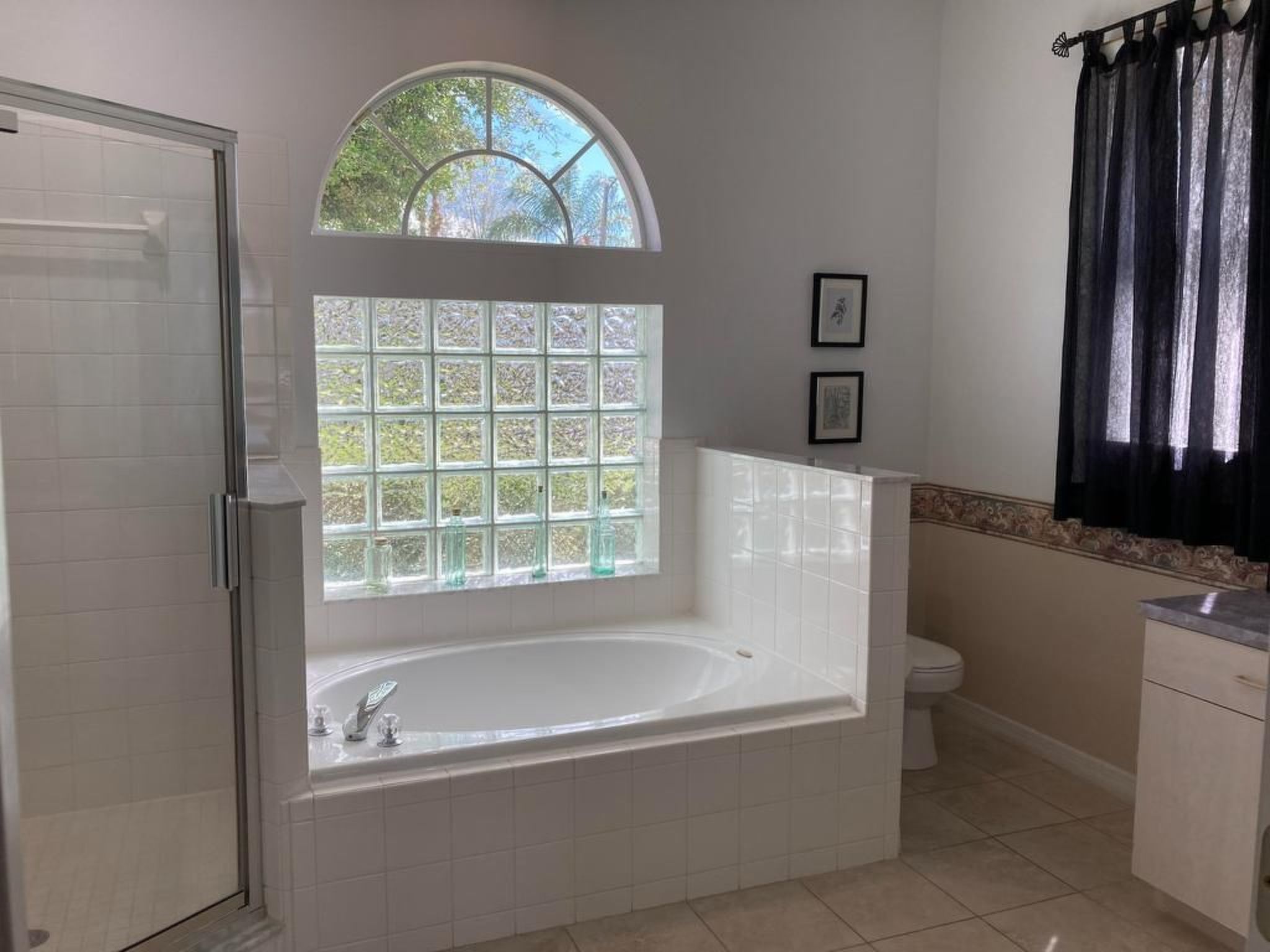 Photo of Ruhige Disney Area Villa mit ganztägiger Sonne und Pool