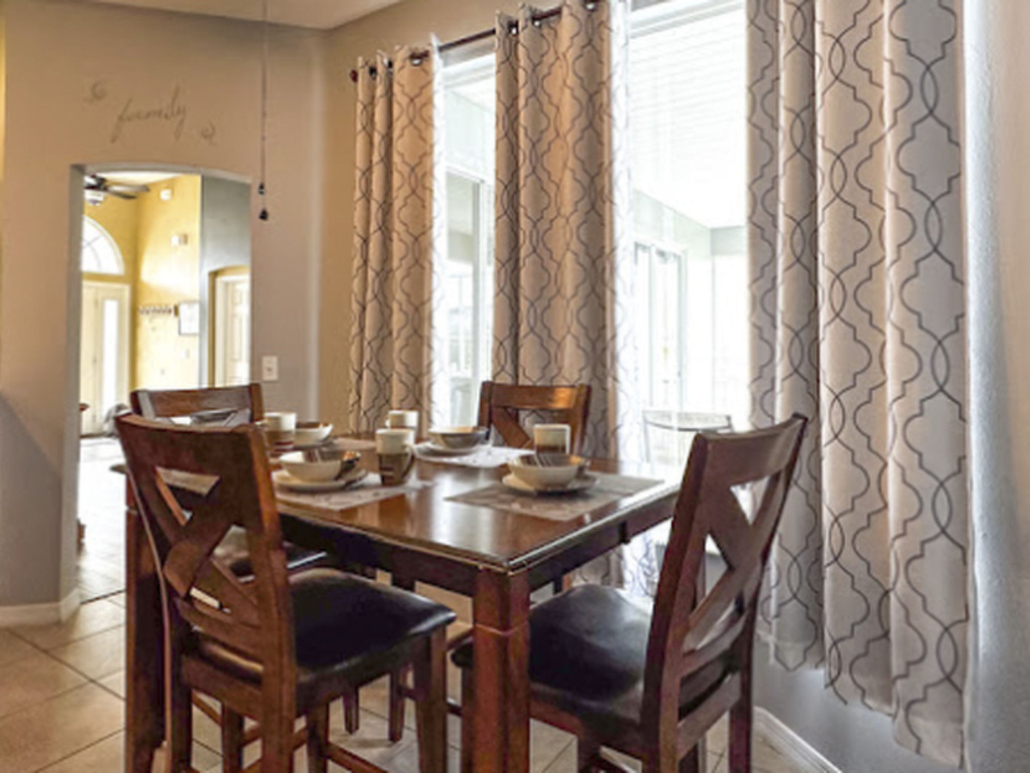 Photo of Ruhige Disney Area Villa mit ganztägiger Sonne und Pool