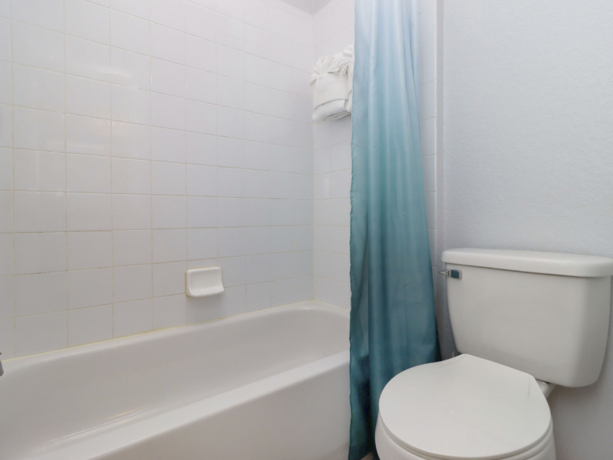 Photo of Pivate Pool - Seeblick - Nähe Disney