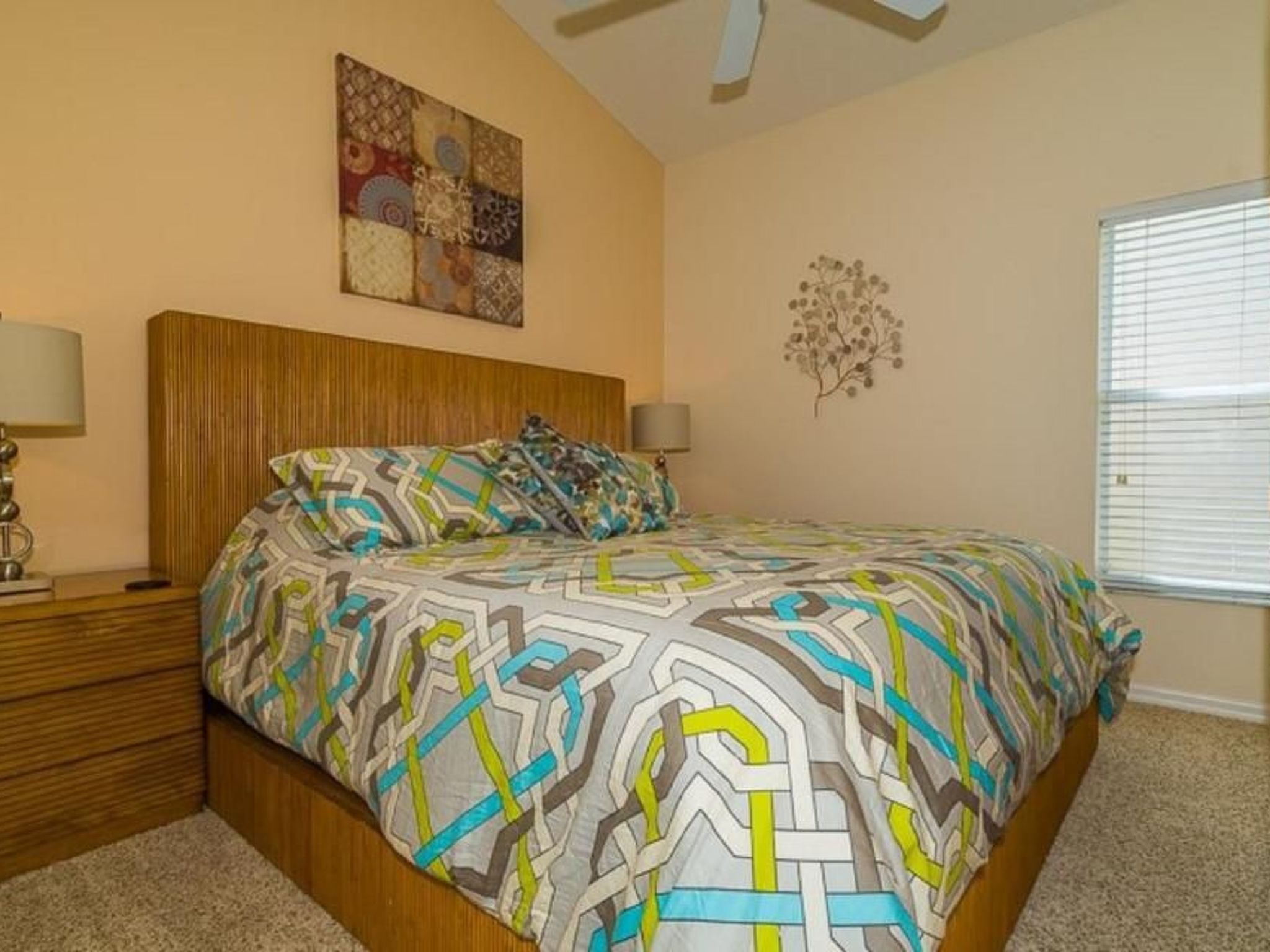 Photo of Ruhige Glenbrook-Flucht in der Nähe von Disney