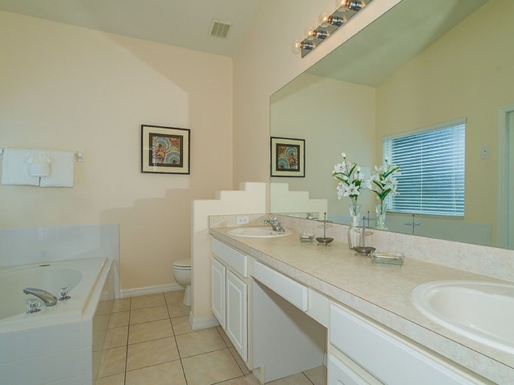 Photo of Ruhige Glenbrook-Flucht in der Nähe von Disney