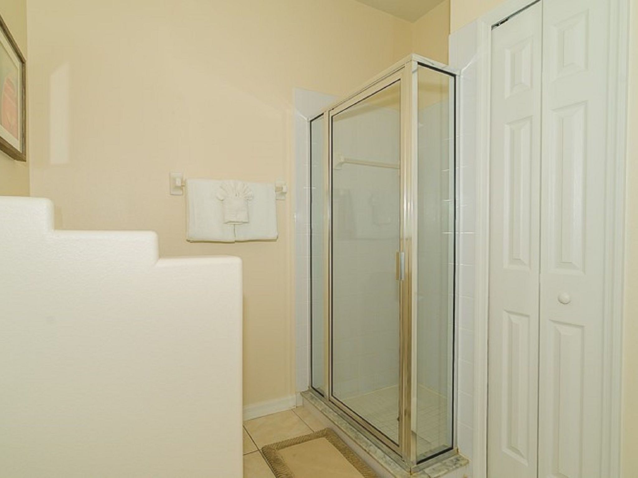 Photo of Ruhige Glenbrook-Flucht in der Nähe von Disney