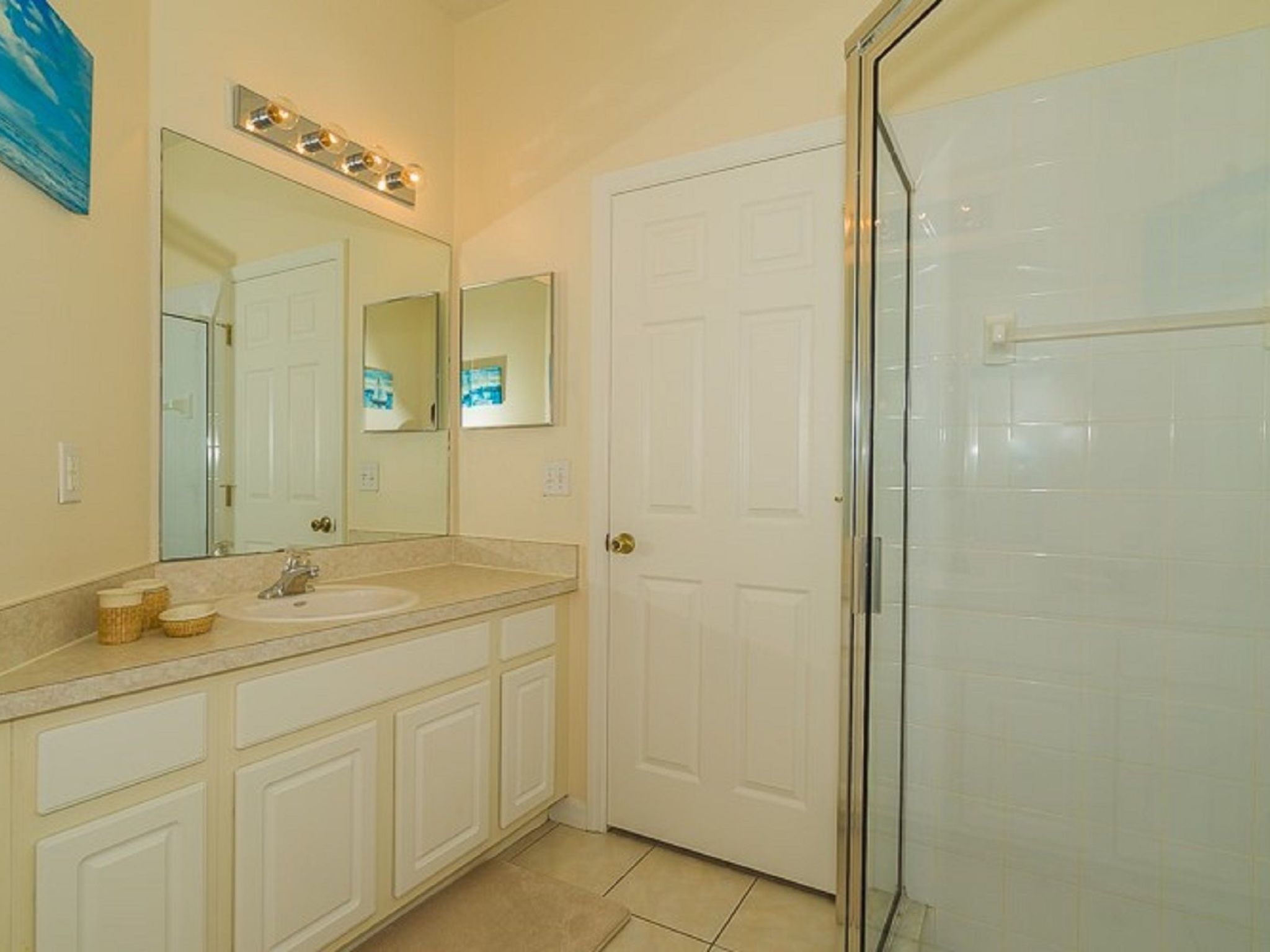 Photo of Ruhige Glenbrook-Flucht in der Nähe von Disney