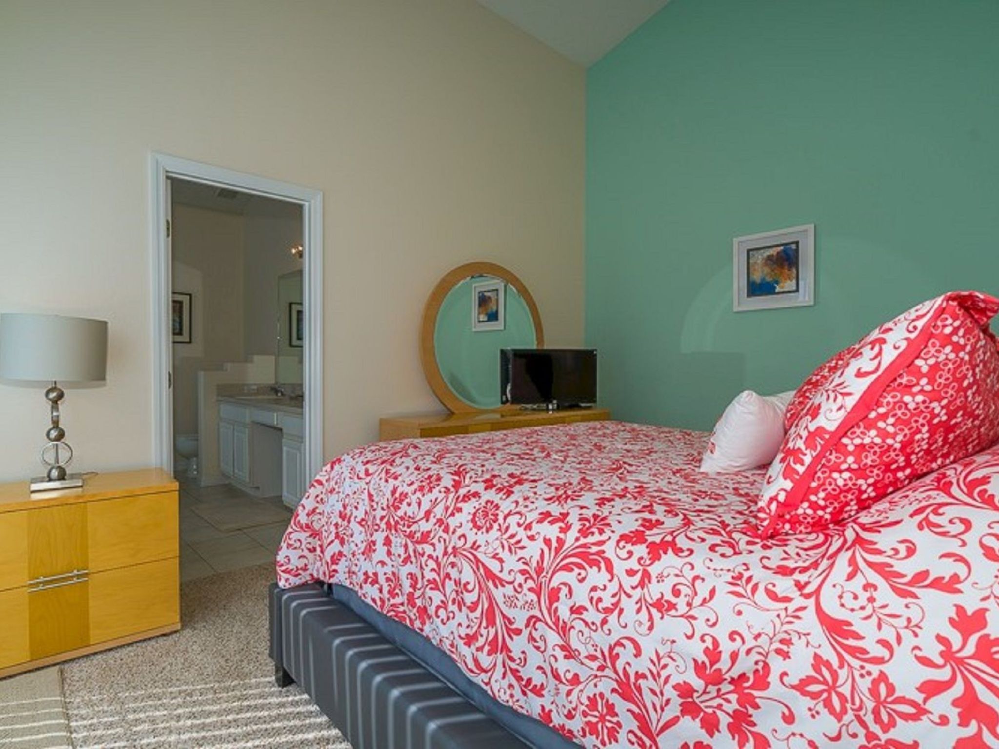 Photo of Ruhige Glenbrook-Flucht in der Nähe von Disney