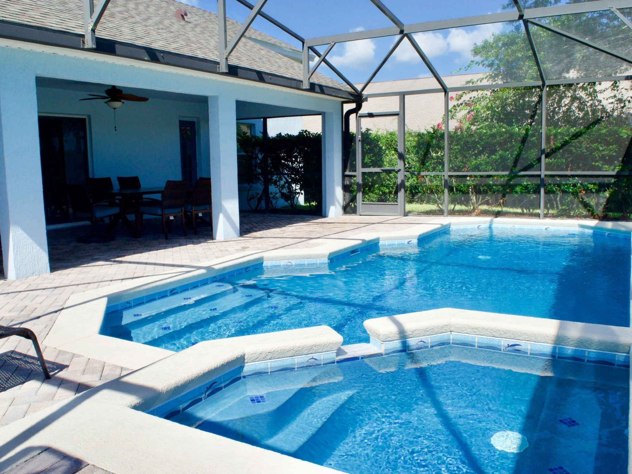 Photo of Entspannende Familienvilla mit privatem Pool und Spa. Große Lanai mit reichlich