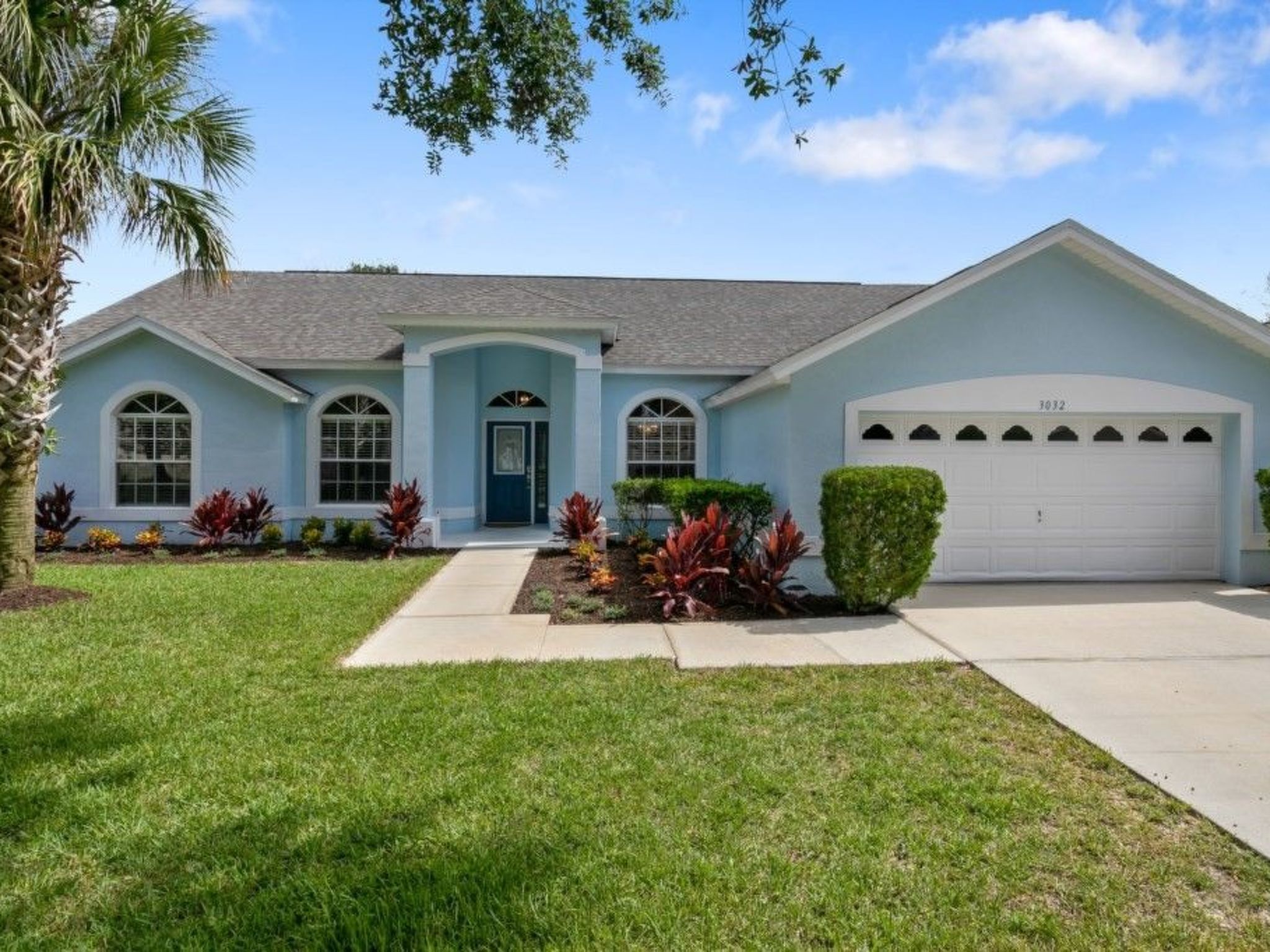 Photo of Entspannende Familienvilla mit privatem Pool und Spa. Große Lanai mit reichlich