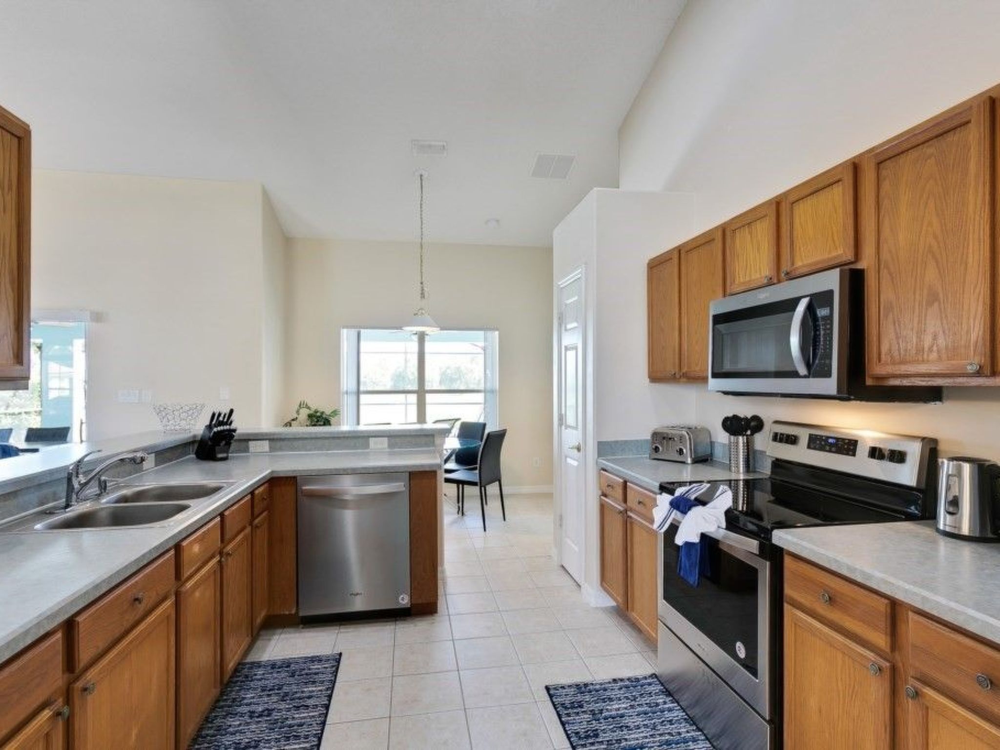 Photo of Entspannende Familienvilla mit privatem Pool und Spa. Große Lanai mit reichlich