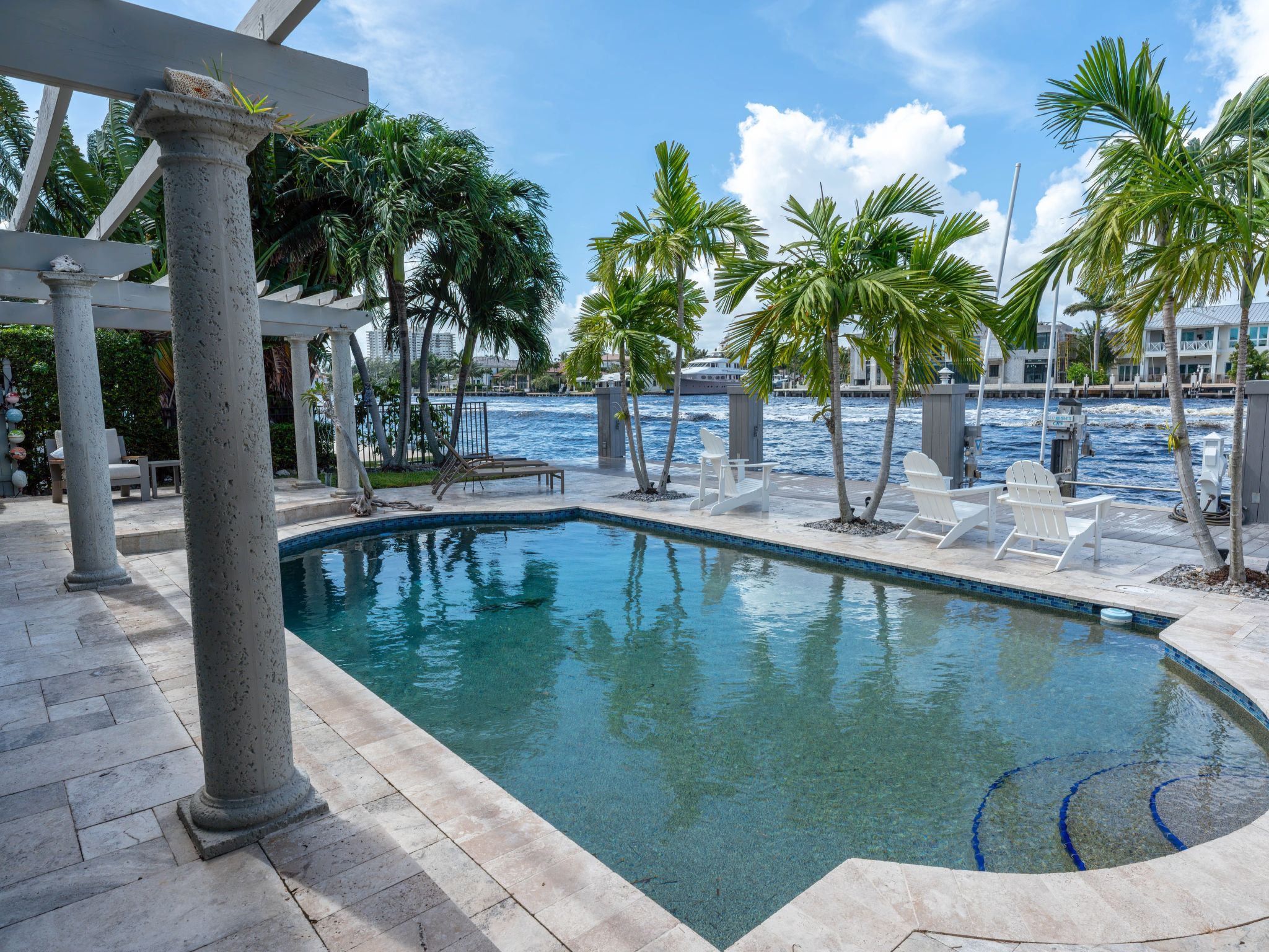 La Dolce Vita - Villa am Intracoastal Waterway — view 1 of 44