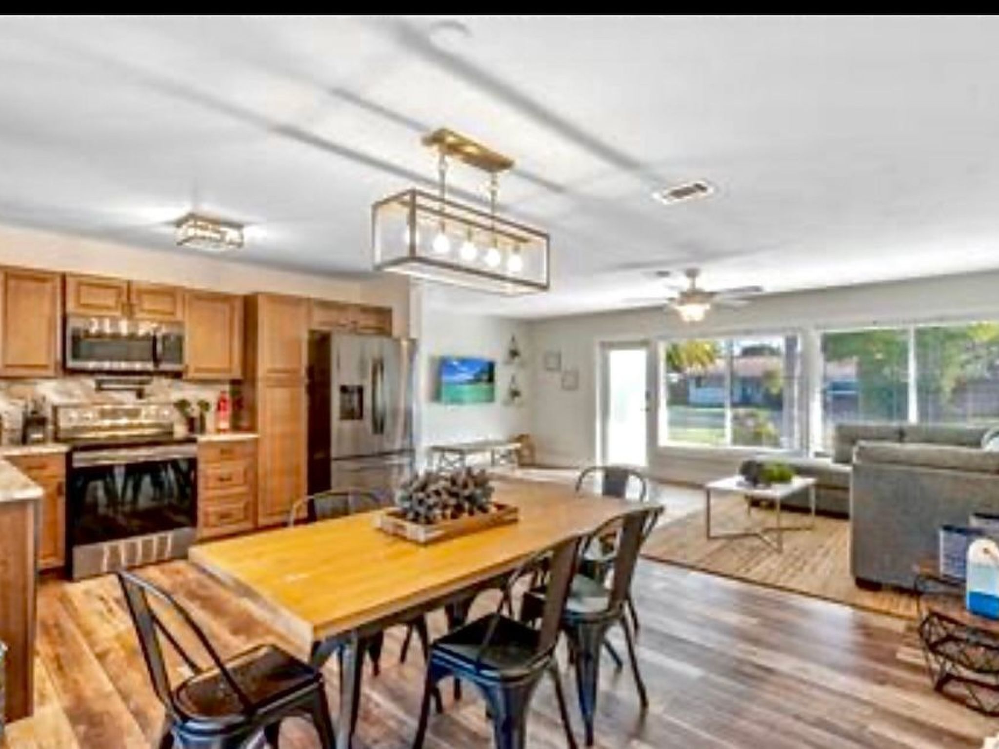 Kitchen / Dining Room