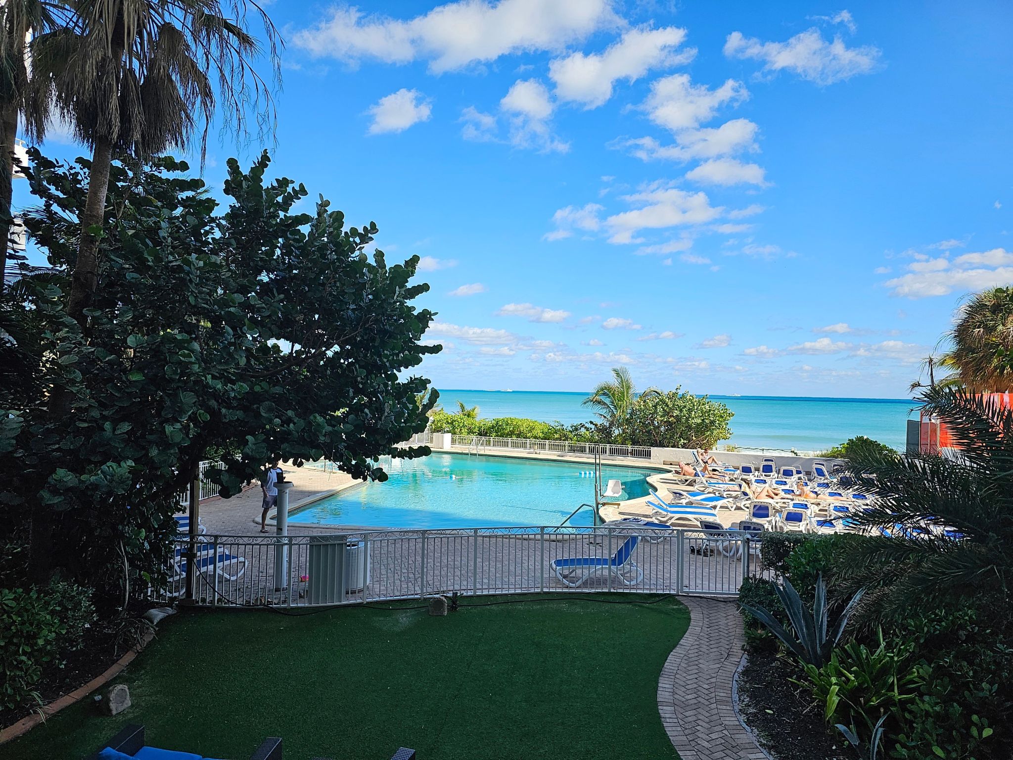 Eigentumswohnung am Strand mit privatem Jacuzzi und Pool — Pool Outdoor (1 of 37)
