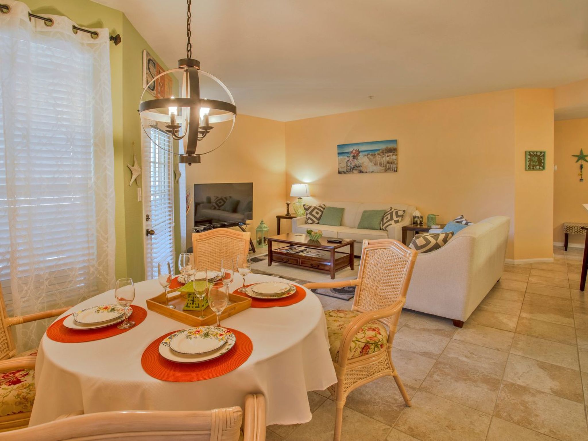 Neu renoviert in geschlossener Wohnanlage, erschwinglich - nur wenige Minuten v Apartment in Clearwater 