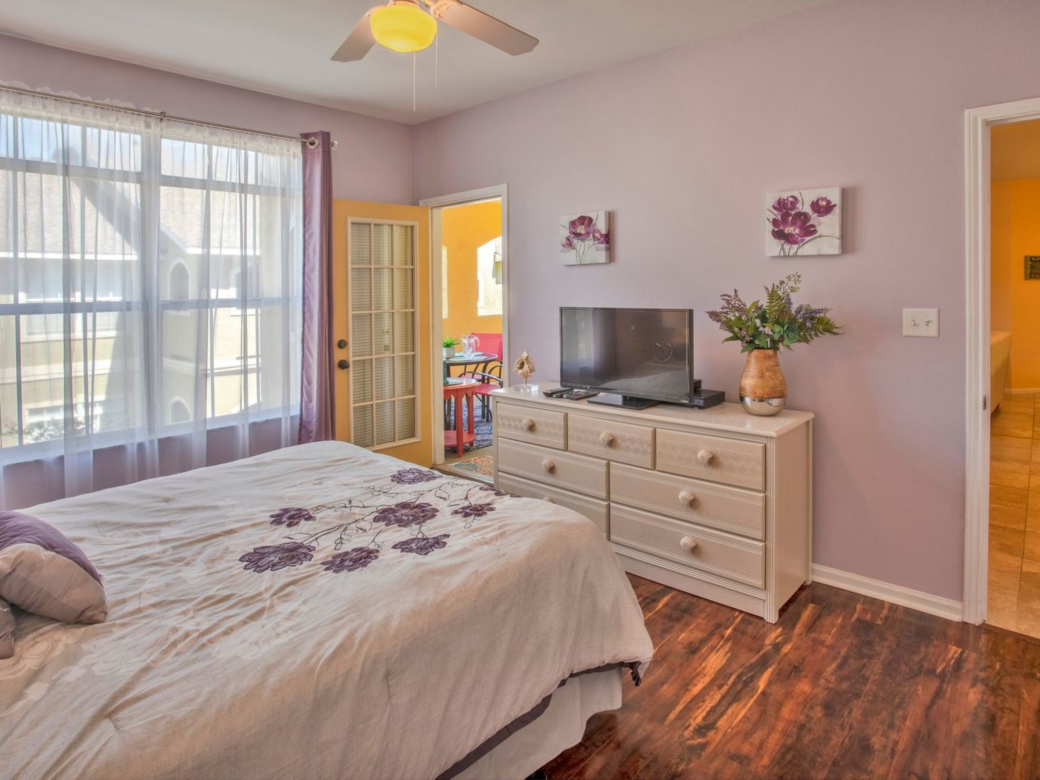 Photo of Neu renoviert in geschlossener Wohnanlage, erschwinglich - nur wenige Minuten v