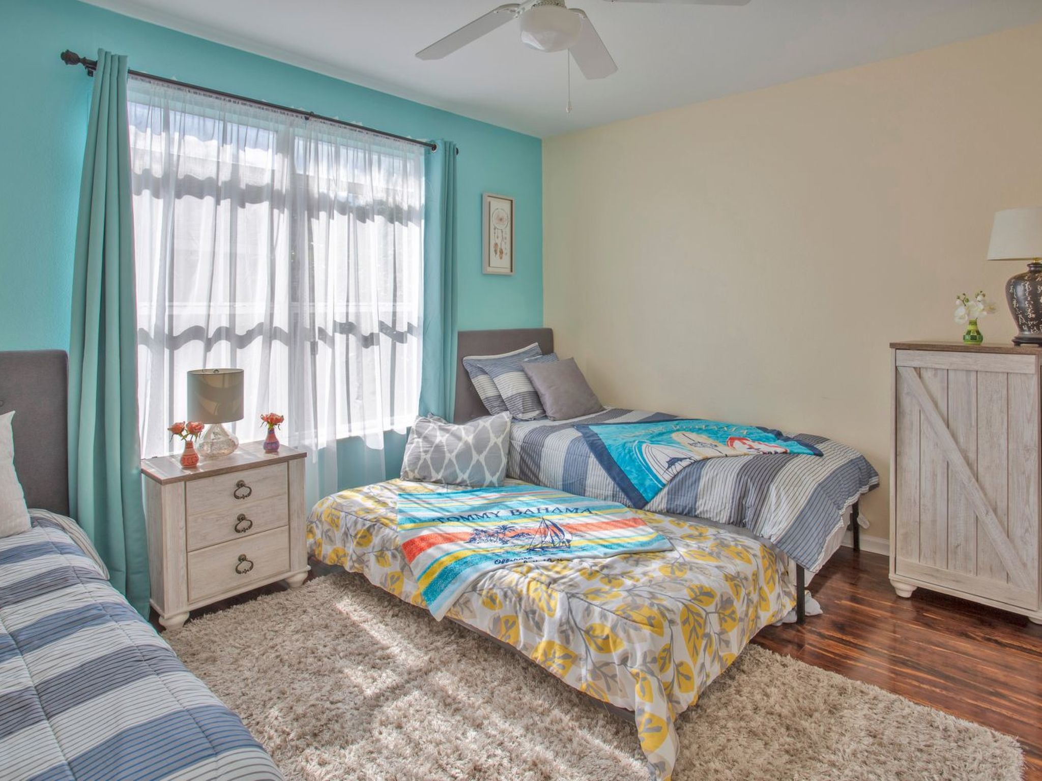 Photo of Neu renoviert in geschlossener Wohnanlage, erschwinglich - nur wenige Minuten v