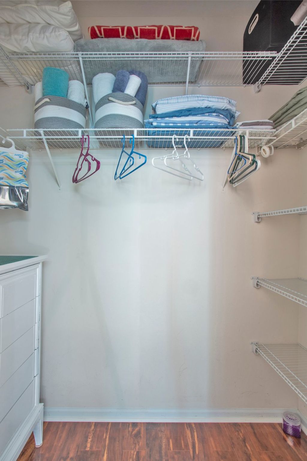 Photo of Neu renoviert in geschlossener Wohnanlage, erschwinglich - nur wenige Minuten v