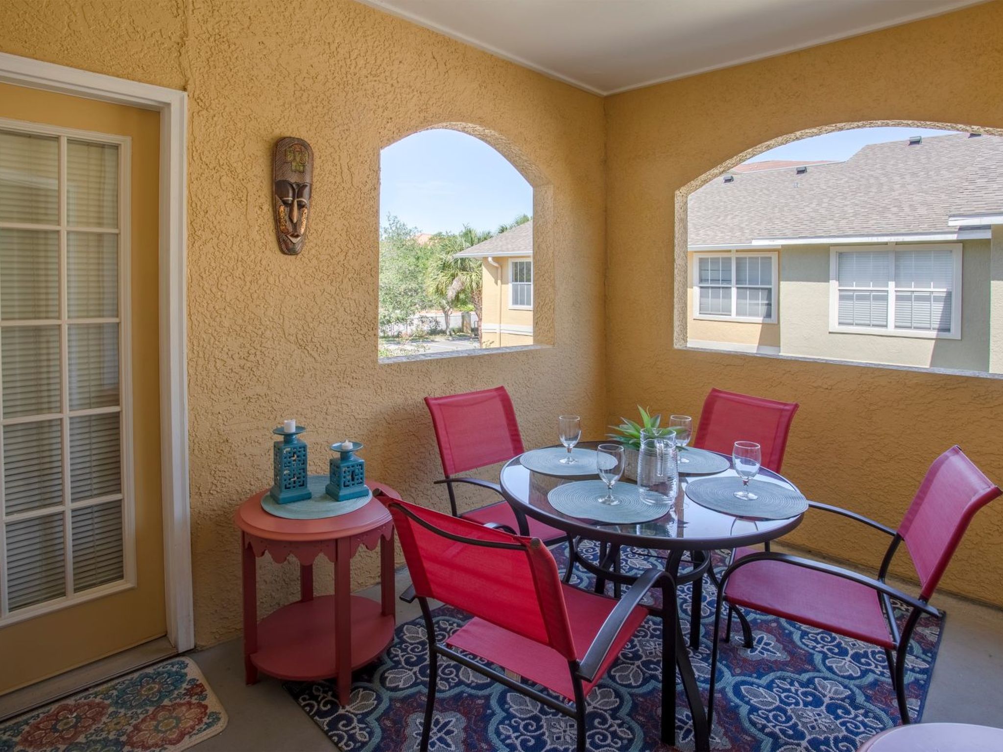 Photo of Neu renoviert in geschlossener Wohnanlage, erschwinglich - nur wenige Minuten v