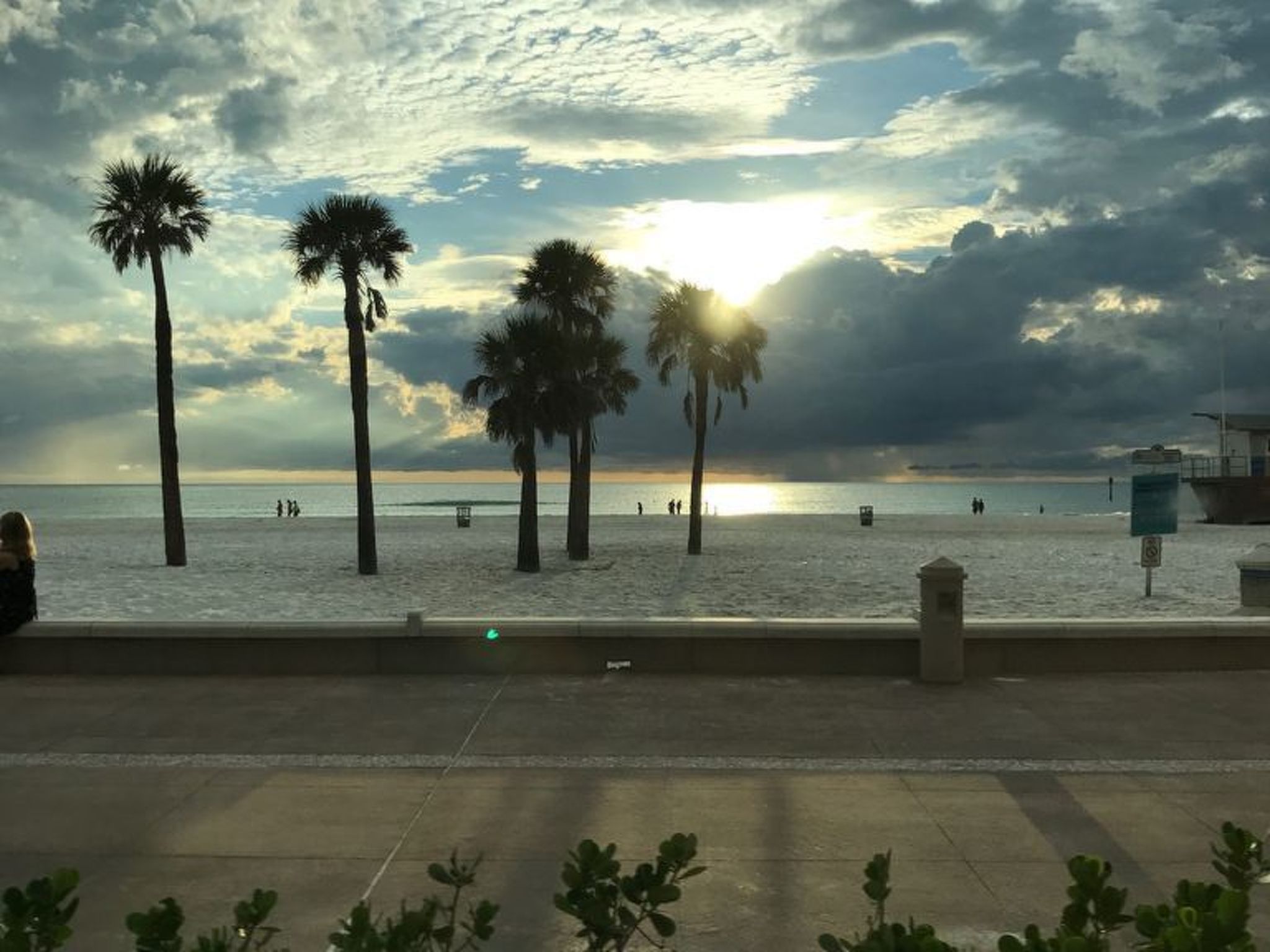 Photo of Neu renoviert in geschlossener Wohnanlage, erschwinglich - nur wenige Minuten v