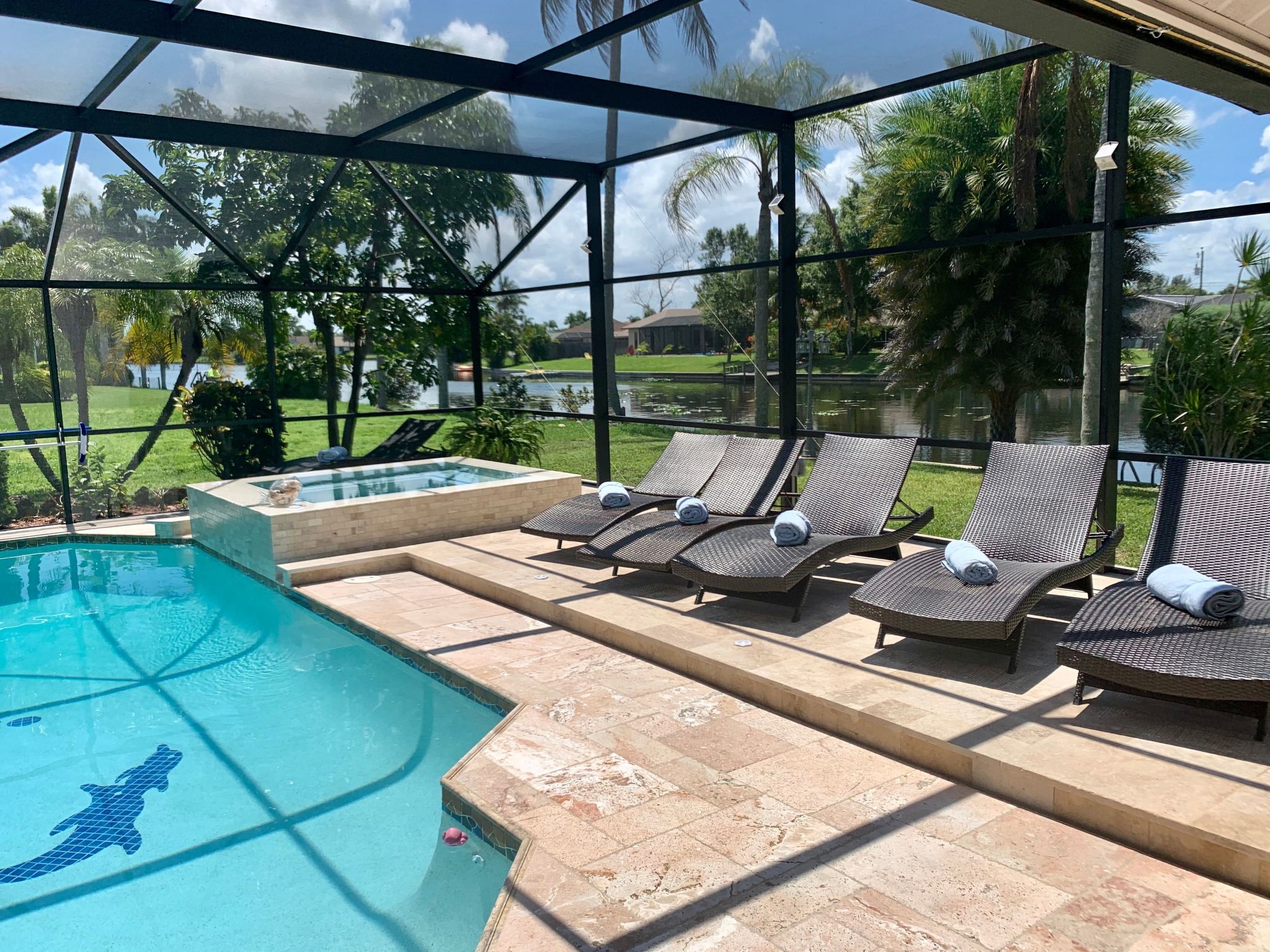 Villa mit viel Florida-Flair zum Verlieben — Pool Outdoor (4 of 55)