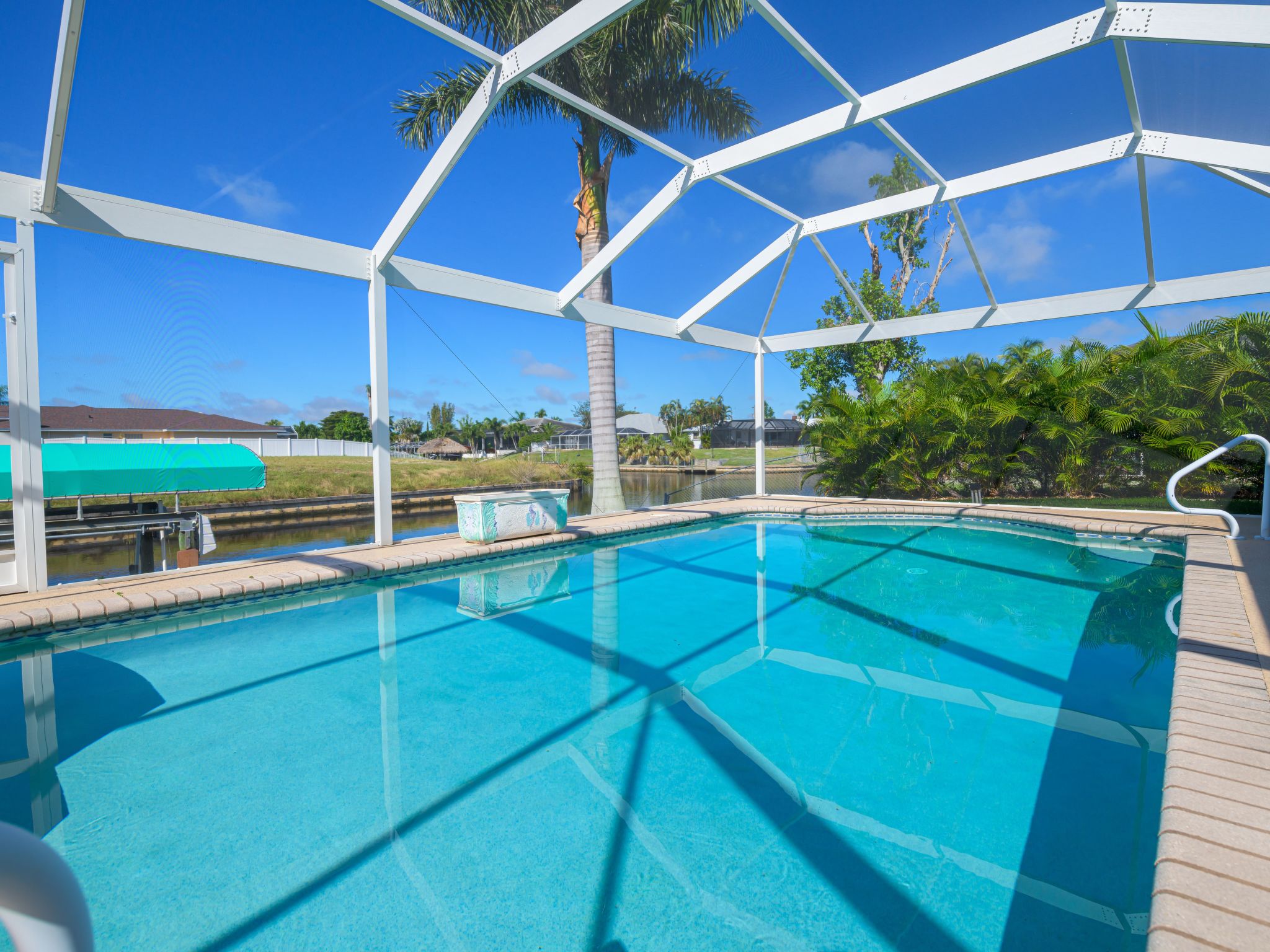 Familienhaus am Wasser, freier Steg und Golfzugang — Pool Outdoor (5 of 45)