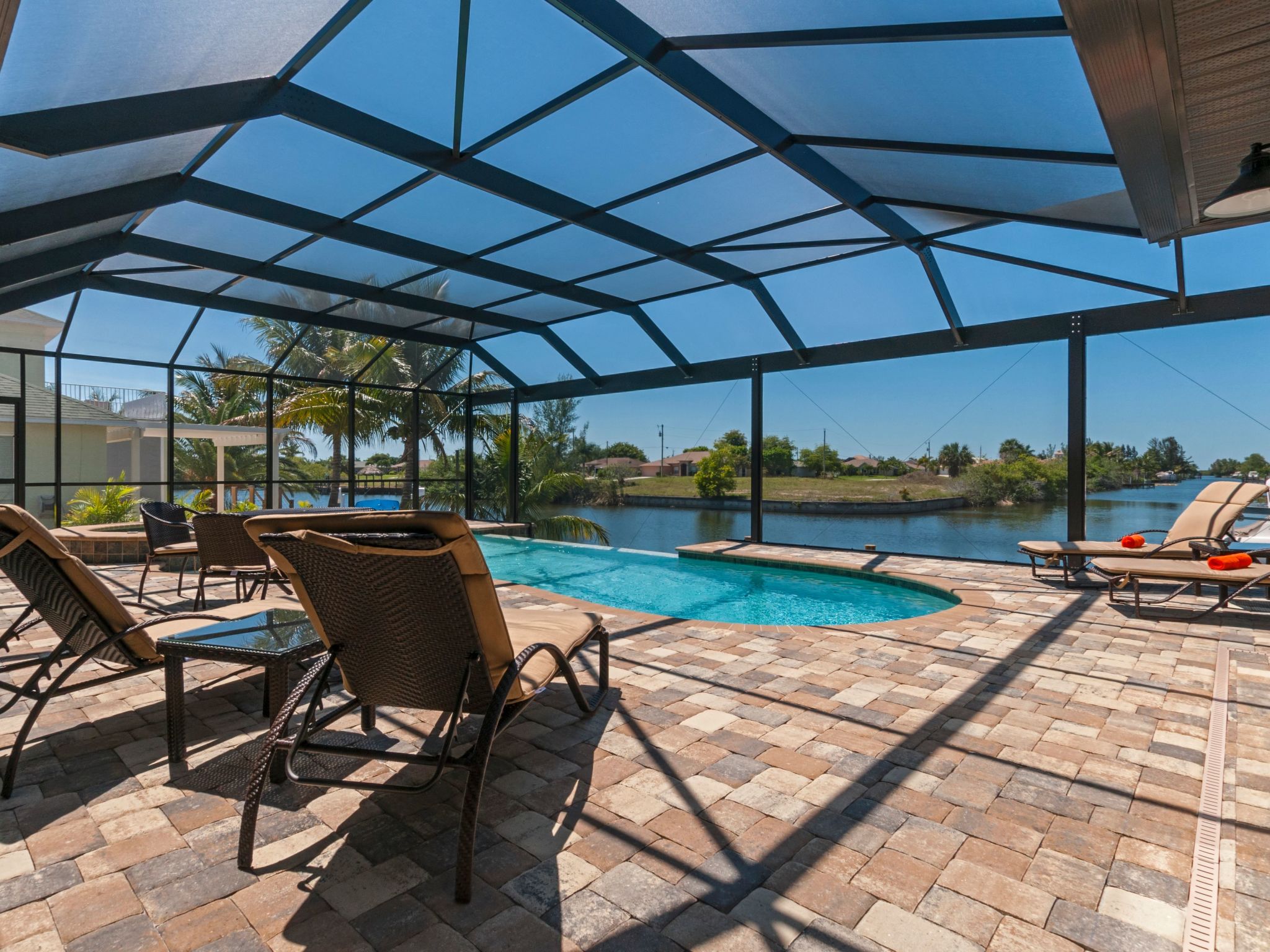 Villa Egretta: Luxe 4-slaapkamer villa met verwarmd zwembad aan golfbaan in Cape Coral - foto 13