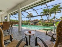 Villa Island House in Cape Coral: luxe vakantievilla met verwarmd zwembad en jacuzzi - thumbnail 6