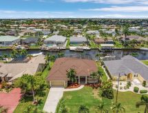 Villa Ocean Drive: Jouw luxe thuis aan de golfbaan in Cape Coral - thumbnail 1