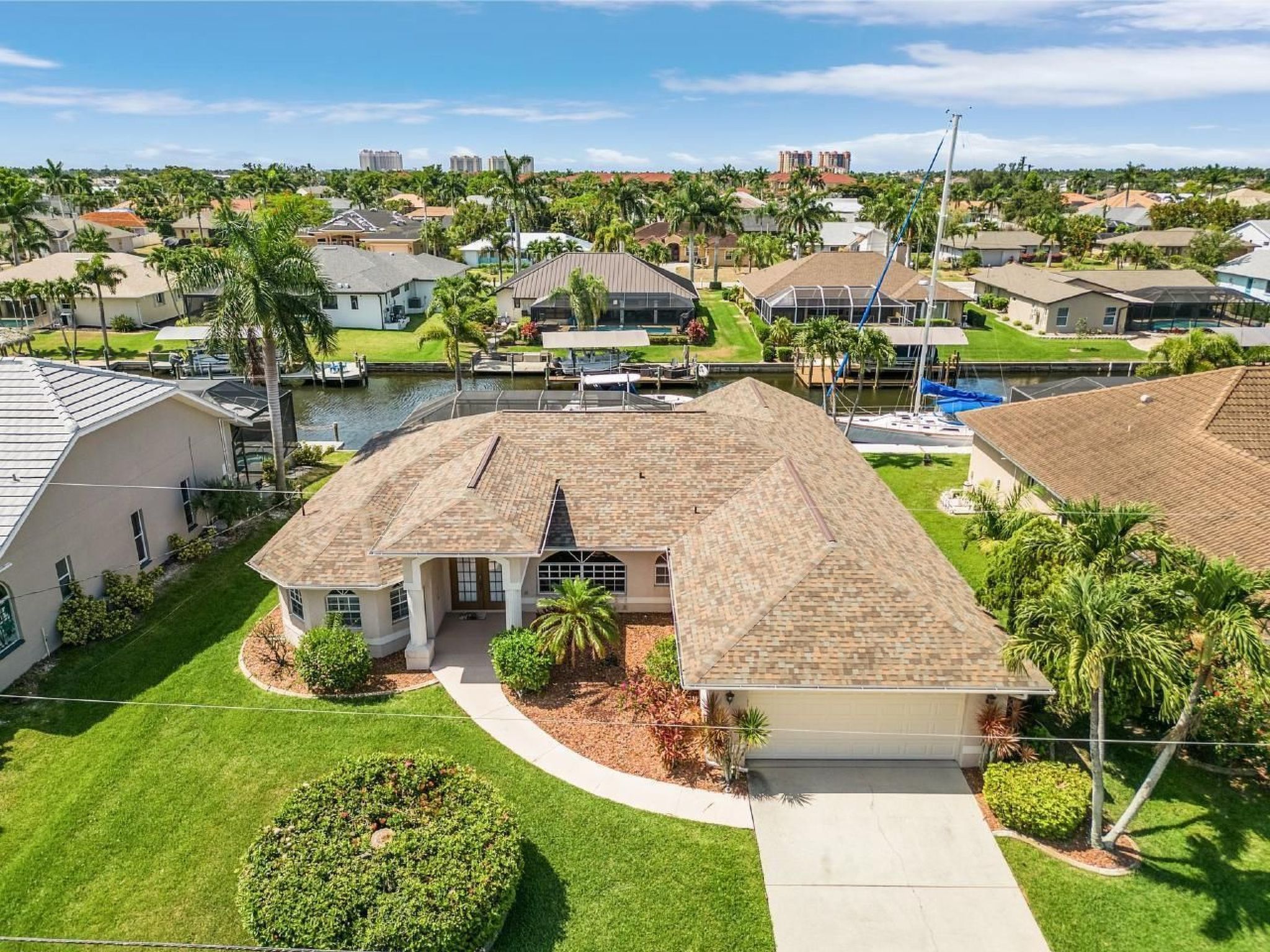 Paradise has its own address - discover a place where every day feels "extraordinary". Nestled in the exclusive SW Cape Coral, this breathtaking vacation home is just a stone's throw away from stylish..
