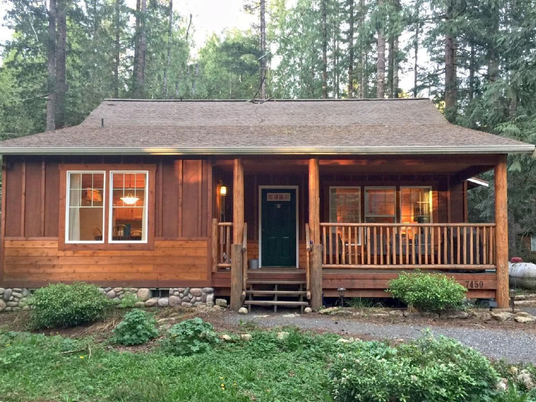 Hütte im Landhausstil mit Whirlpool und haustier – Deming – Nordwesten USA