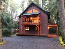 Mt. Baker Lodging - Snowline Cabin #69SL - Upscale - Hot Tub - BBQ - Sleeps 8