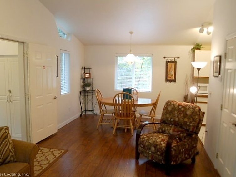 Ferienhaus 16GS Gingerbread Cottage w/ Hot Tub