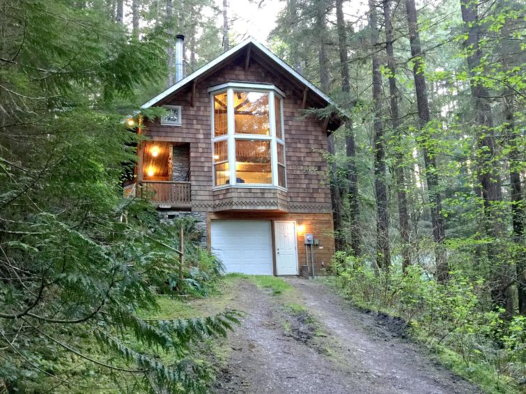 25SL Pet Friendly Cabin!