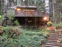 26SL Two Story Cabin in the Woods