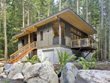 42GS-Modern yet Rustic Cabin for 4!