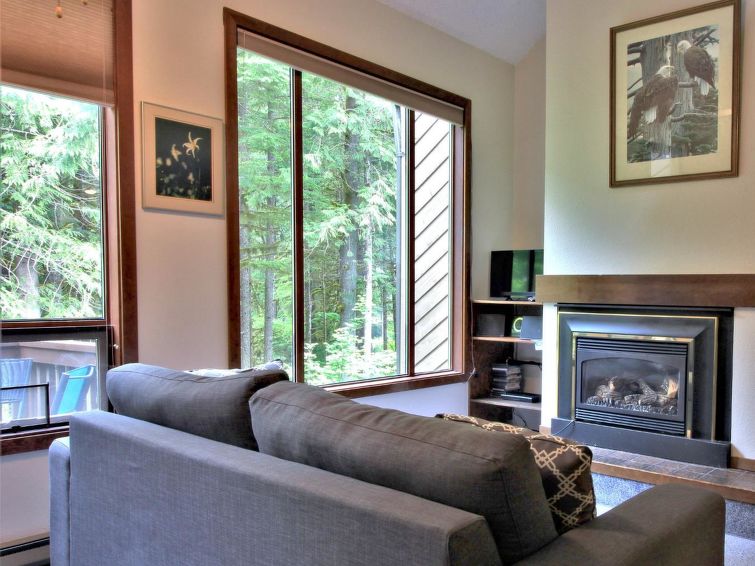 14SW-2 Story Condo That Sleeps 6!