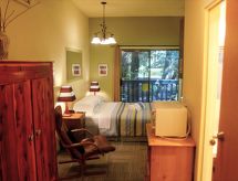 77SLL Budget Condo near Mt. Baker