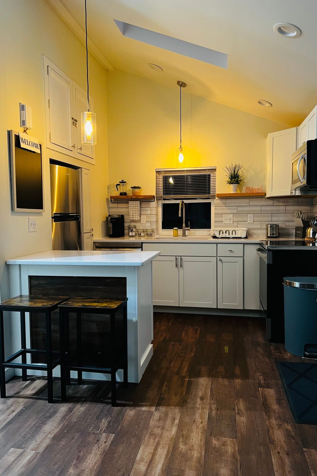 Schönes Haus in Sparrow Bush mit privatem Parkplatz und Bergblick